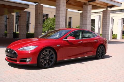 2013 Tesla Model S zu verkaufen