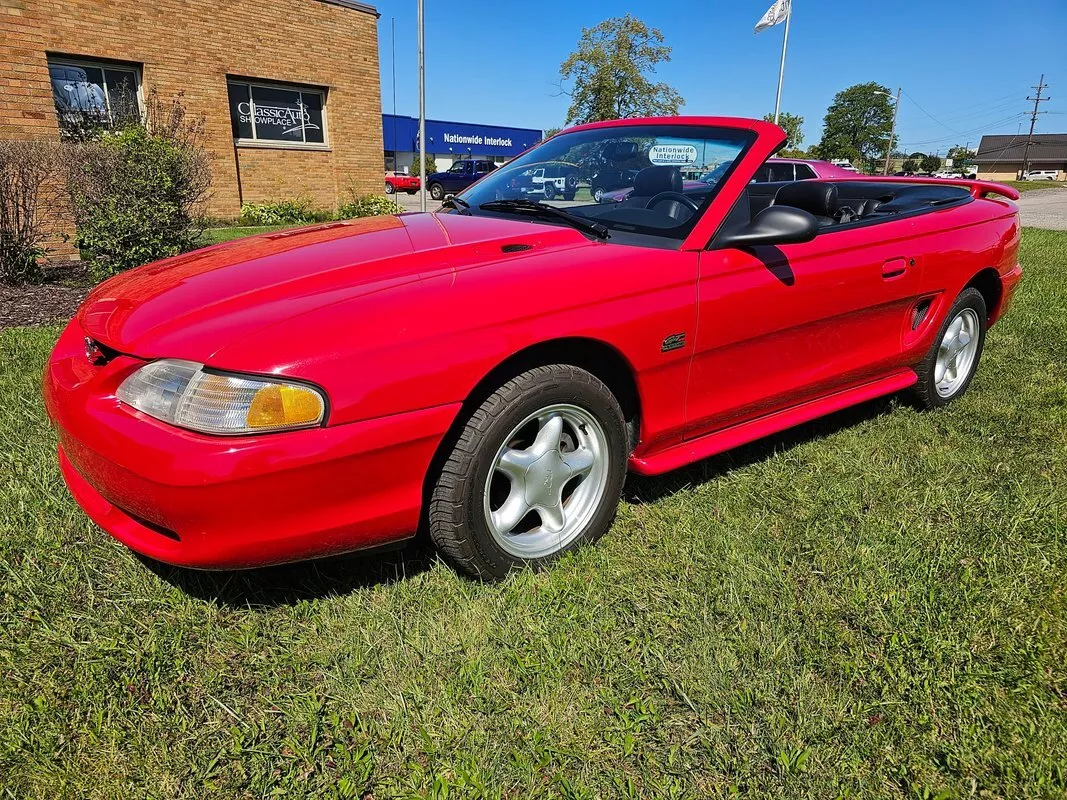 1995 Ford Mustang Convertible zu verkaufen